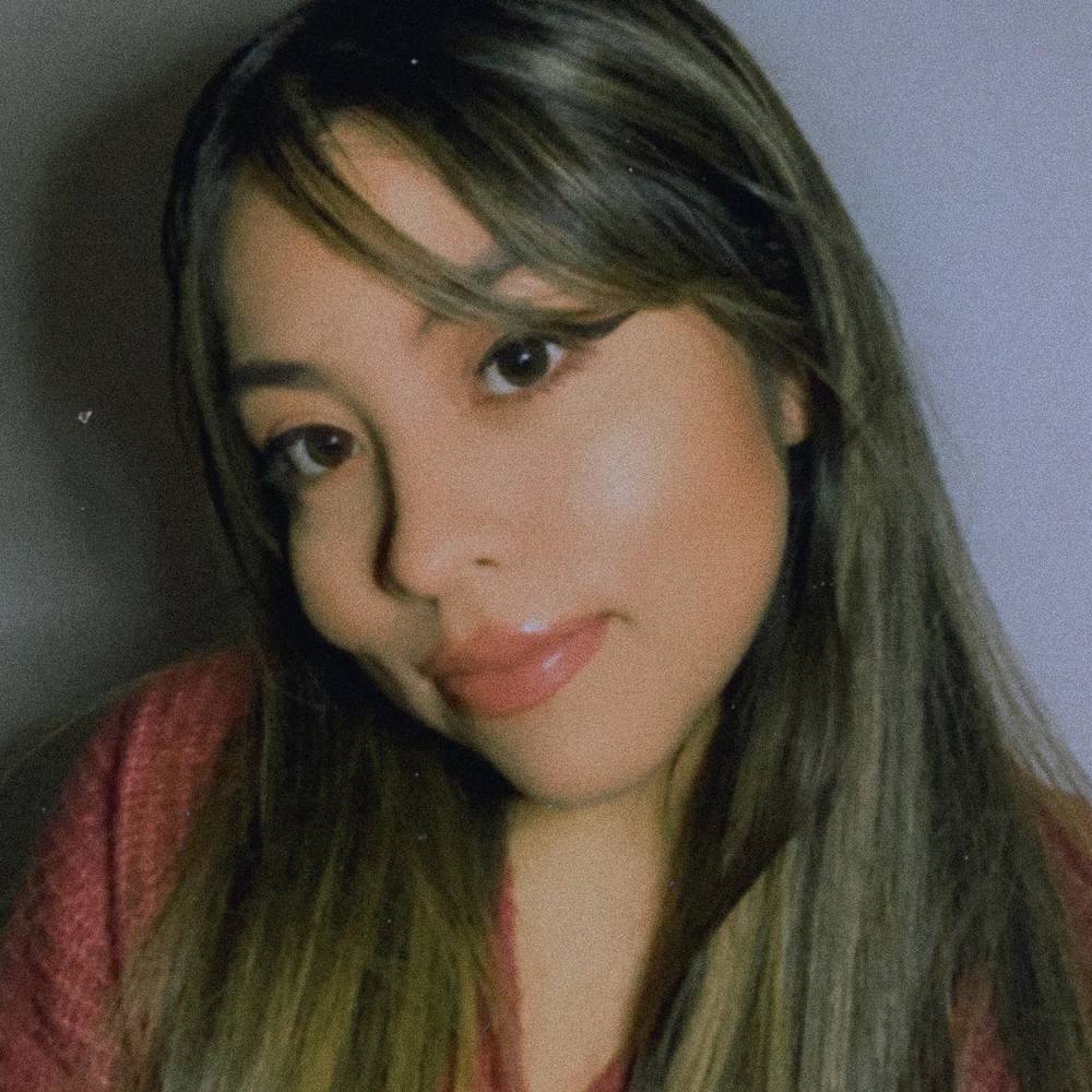 Meet your Posher, Yenia